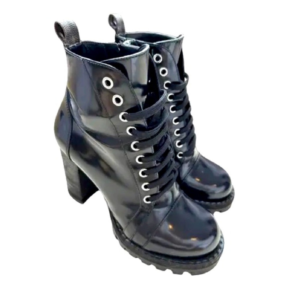 Louis Vuitton - Star Trail - Black Patent Leather Ankle Boots